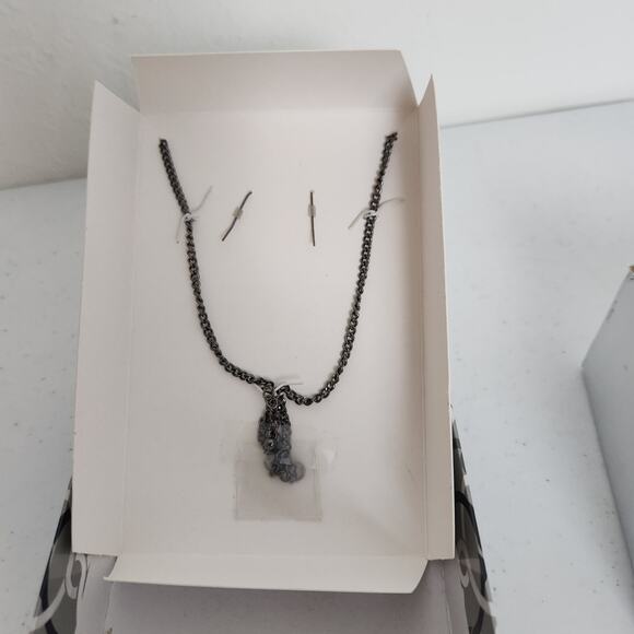 Jaclyn Smith  Clear Crystal NECKLACE & EARRINGS SET - Picture 4 of 6